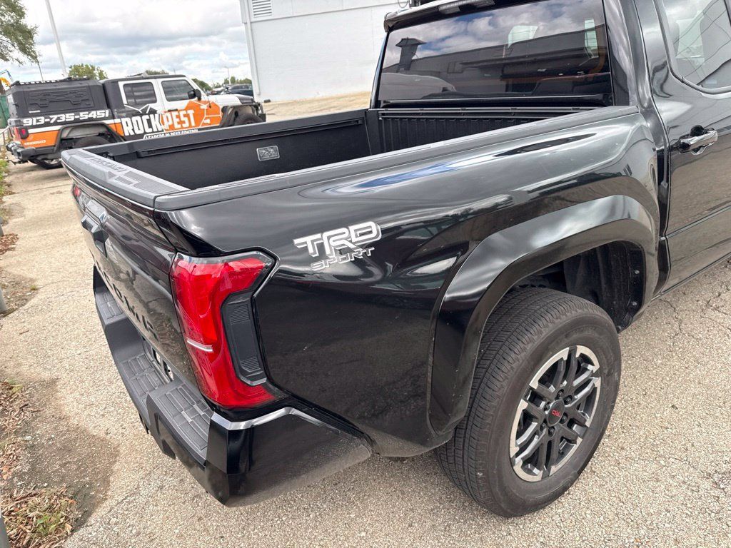 Used 2026 Toyota Tacoma TRD Sport AWD/4WD image 6
