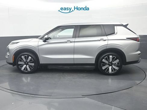Used 2025 Mitsubishi Outlander SE AWD/4WD image 4