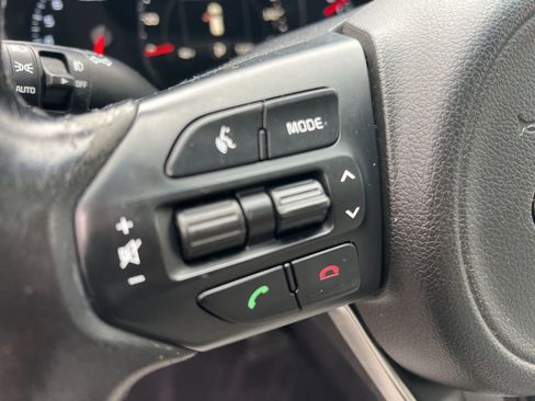 Used 2017 Kia Sorento SX image 16