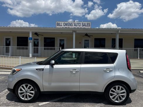Used 2019 Kia Soul + FWD image 2