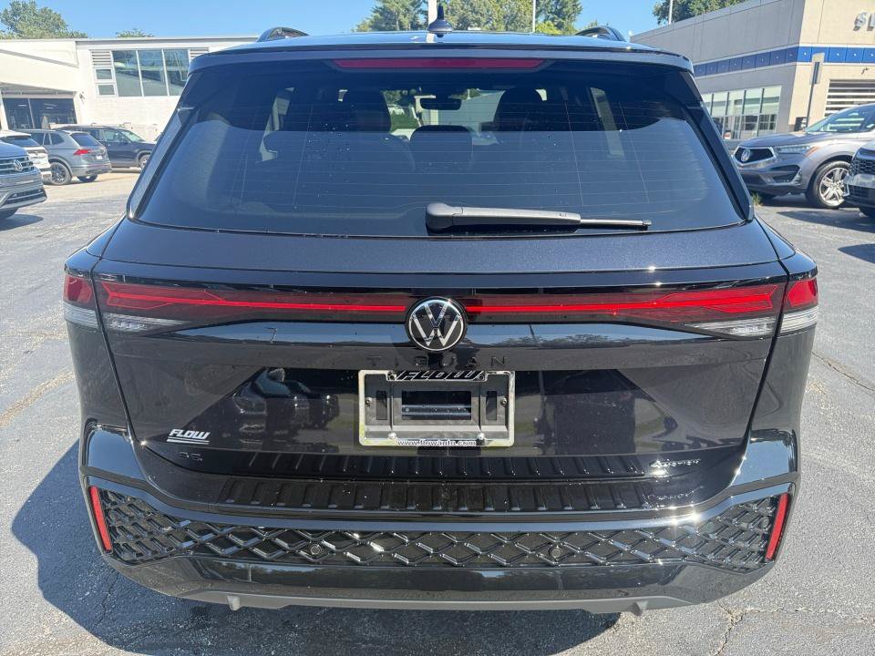 New 2026 Volkswagen Tiguan SE R-Line AWD/4WD image 14