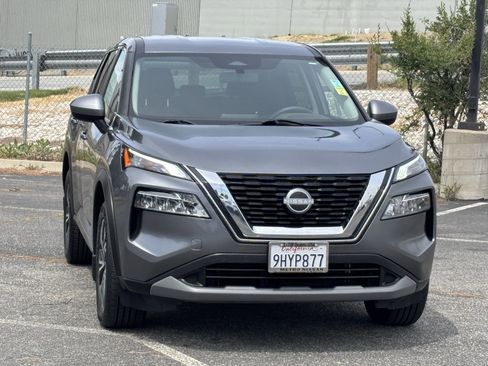 Used 2023 Nissan Rogue SV FWD image 8