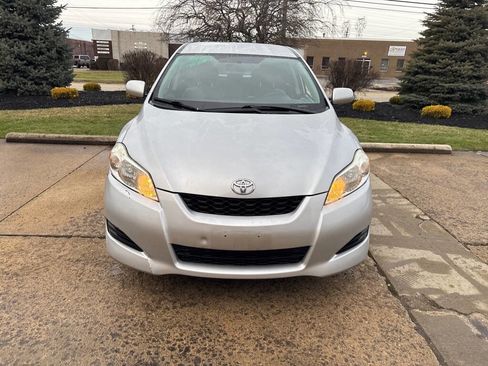 Used 2009 Toyota Matrix image 2