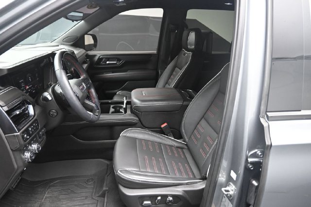 Used 2025 GMC Yukon AT4 Ultimate w/ LPO, Floor Liner Package AWD/4WD image 18