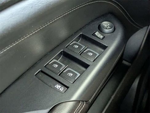 Used 2015 Cadillac SRX Luxury image 32