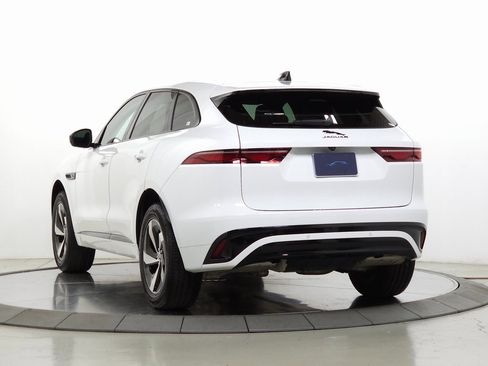 Certified 2025 Jaguar F-PACE R-Dynamic S image 3