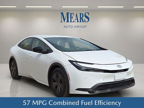 Used 2025 Toyota Prius LE FWD image 8
