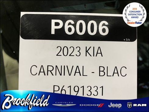 Used 2023 Kia Carnival LX image 33