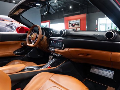 Certified 2019 Ferrari Portofino image 41