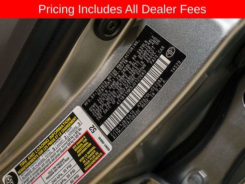 Used 2018 Toyota Camry SE w/ Convenience Package FWD image 18
