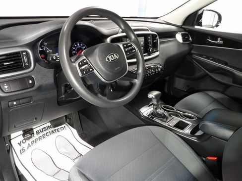 Used 2020 Kia Sorento AWD V6 image 13