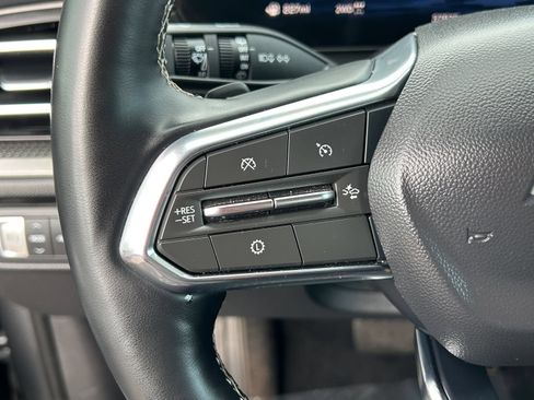Used 2025 Chevrolet Traverse LT AWD/4WD image 30