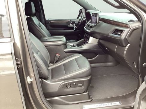 Used 2021 Chevrolet Suburban LT w/ Luxury Package image 33