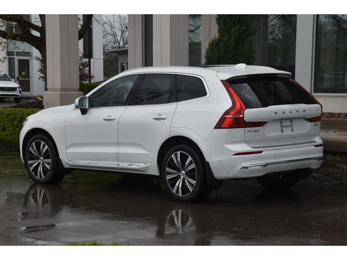 Used 2023 Volvo XC60 B5 Plus w/ Climate Package AWD/4WD image 6