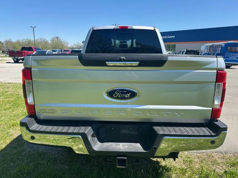 Used 2017 Ford F250 4x4 Crew Cab Super Duty image 9
