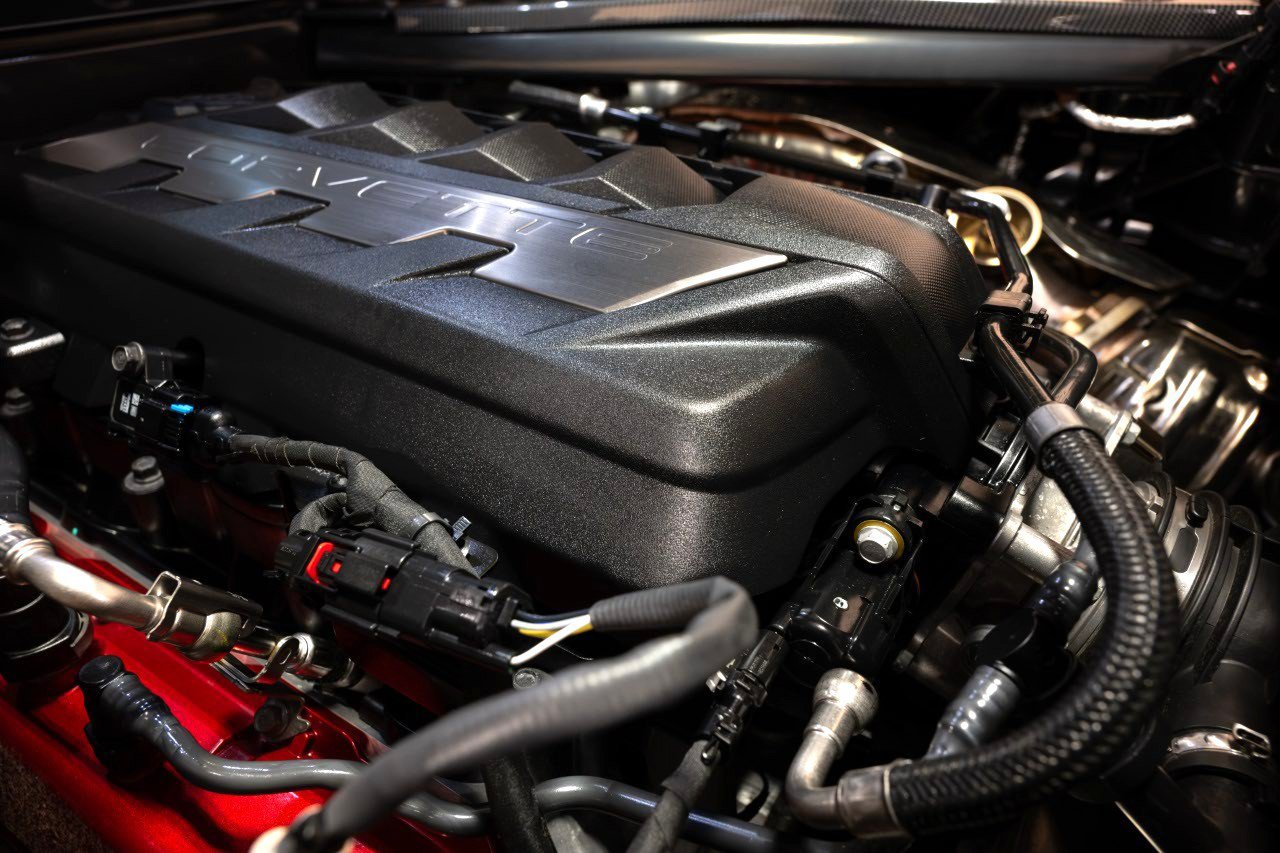 Used 2025 Chevrolet Corvette Stingray Premium Cpe w/ Z51 Performance Package RWD image 72