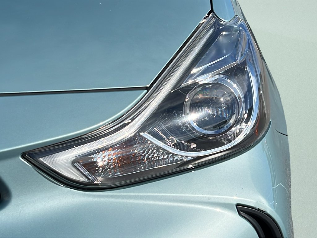 Used 2015 Toyota Prius V Five FWD image 25