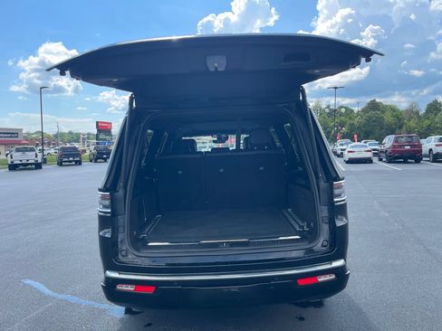 Used 2024 Jeep Grand Wagoneer L 4WD image 9