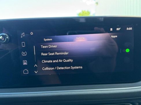 Used 2025 Buick Envista Preferred FWD image 37
