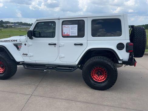 Used 2024 Jeep Wrangler Unlimited Rubicon AWD/4WD image 6