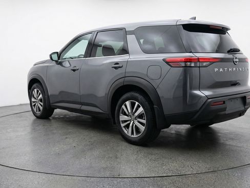 Used 2025 Nissan Pathfinder SV image 6