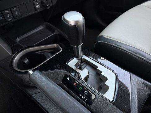 Used 2018 Toyota RAV4 Limited w/ Advanced Technology Package image 20