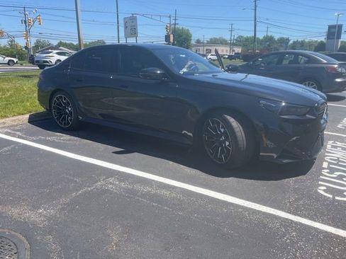 Used 2025 BMW M5 w/ Executive Package AWD/4WD image 4