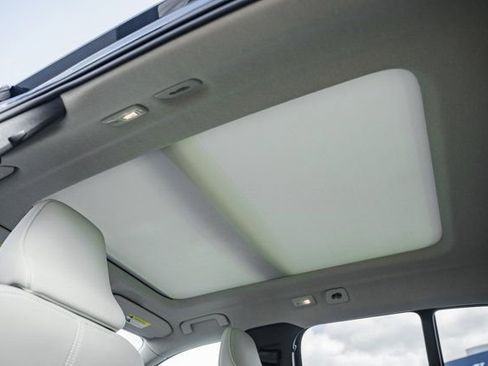 New 2026 Volvo XC40 B5 Ultra w/ Protection Package Premier image 34