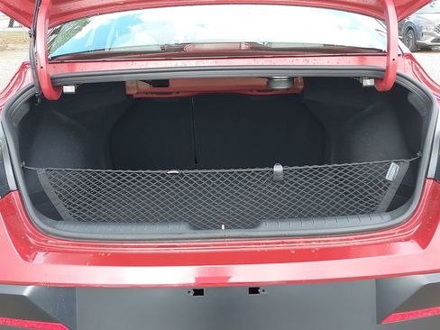 Used 2025 Hyundai Elantra Limited image 13