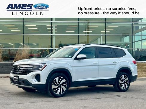 Used 2025 Volkswagen Atlas SE image 1