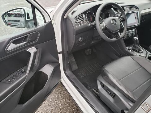 Used 2021 Volkswagen Tiguan SE AWD/4WD image 11