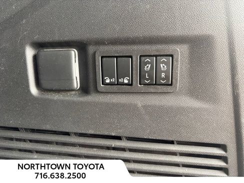 Used 2022 Chevrolet Tahoe LT w/ Luxury Package AWD/4WD image 30
