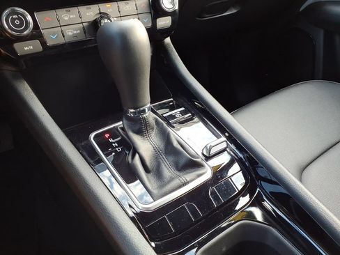 Certified 2025 Jeep Compass Limited AWD/4WD image 15