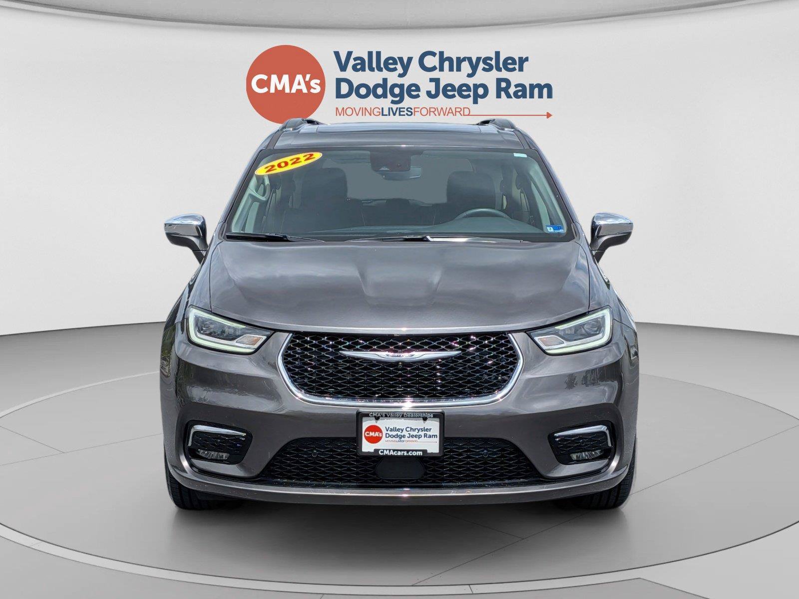 Used 2022 Chrysler Pacifica Limited AWD/4WD image 8