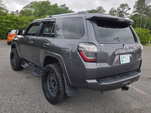 Used 2021 Toyota 4Runner SR5 AWD/4WD image 9