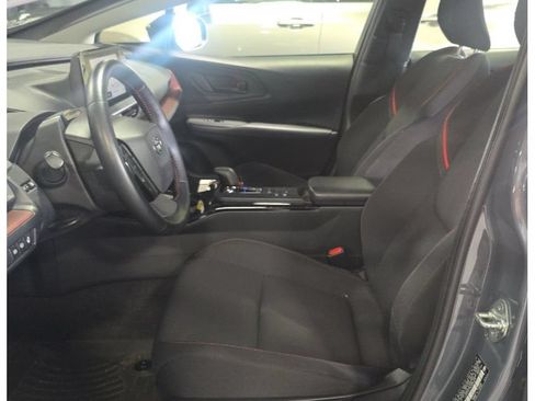 Used 2024 Toyota Prius Prime FWD image 5