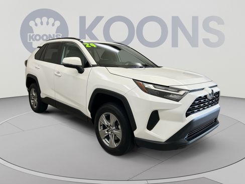 Used 2024 Toyota RAV4 XLE FWD image 2