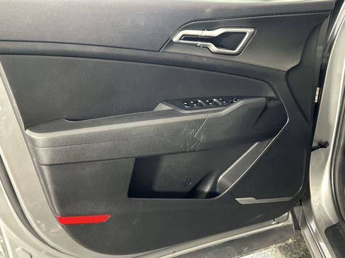 Used 2024 Kia Sportage LX image 33