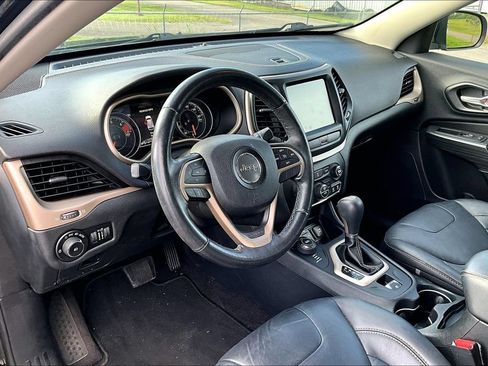 Used 2016 Jeep Cherokee Limited AWD/4WD image 5