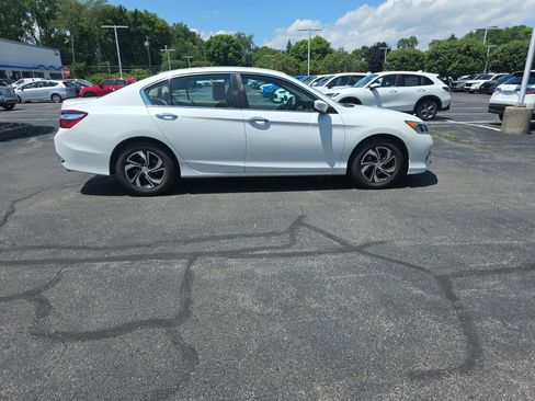 Used 2017 Honda Accord LX image 8