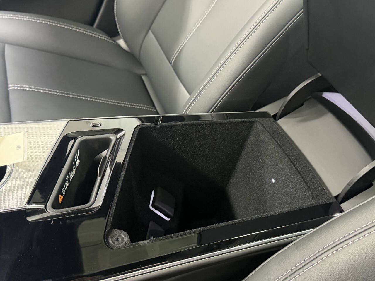 Used 2024 Cadillac Lyriq Tech w/ LPO, Floor Liner Package AWD/4WD image 17