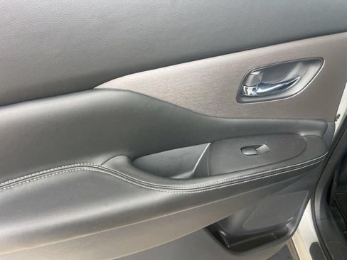 Used 2022 Nissan Murano SV FWD image 31
