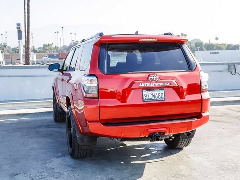 Used 2022 Toyota 4Runner SR5 RWD image 7