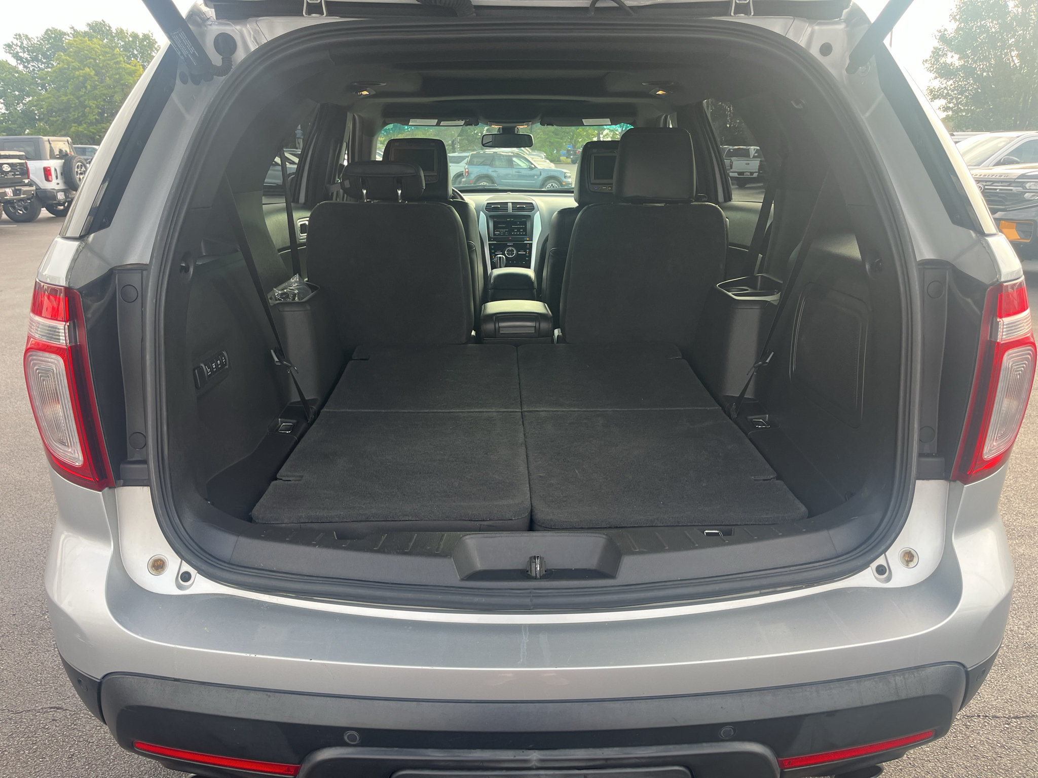 Used 2015 Ford Explorer Limited w/ Equipment Group 302A AWD/4WD image 9