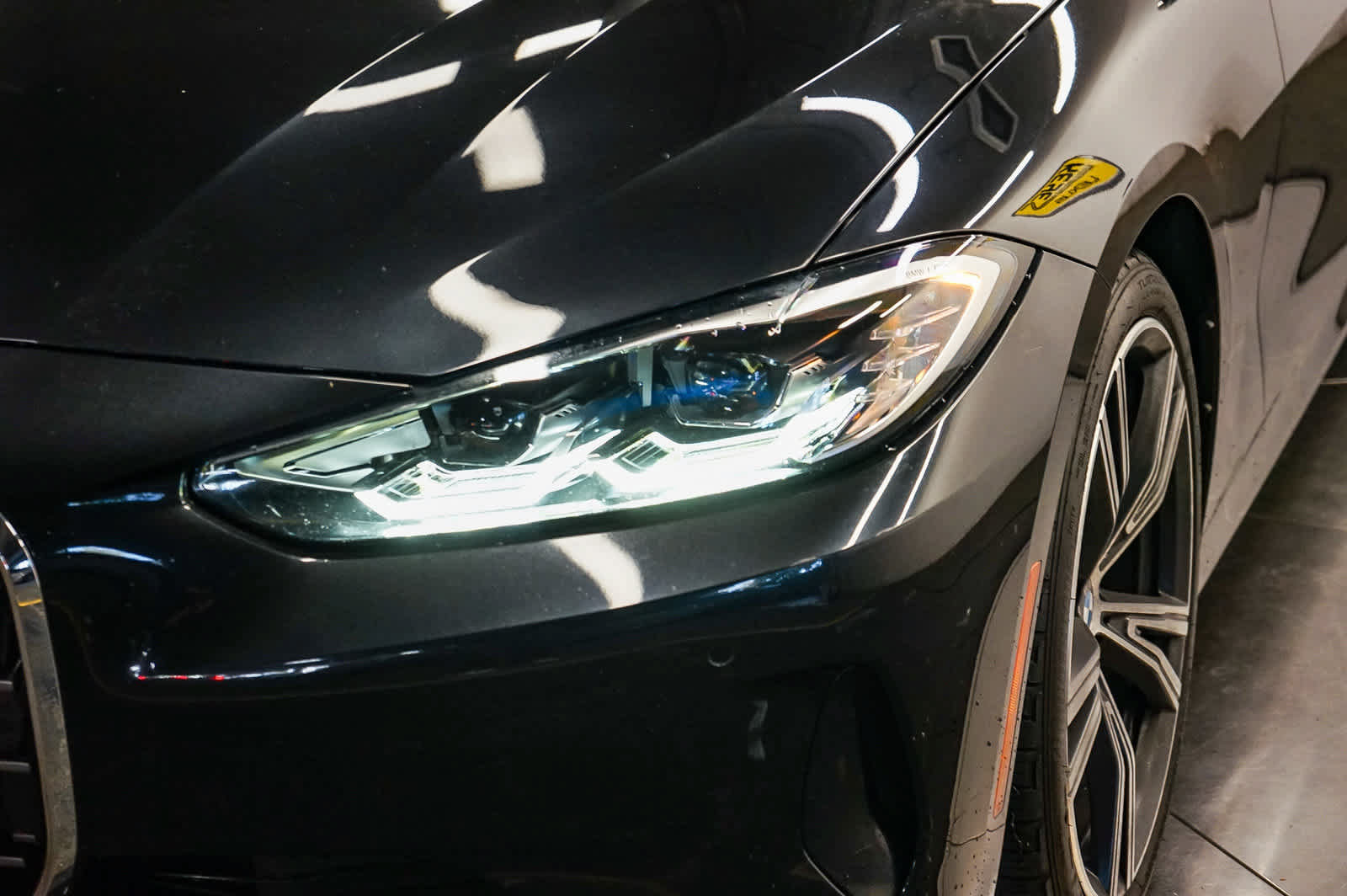 Used 2023 BMW 430i Coupe w/ Convenience Package RWD image 4