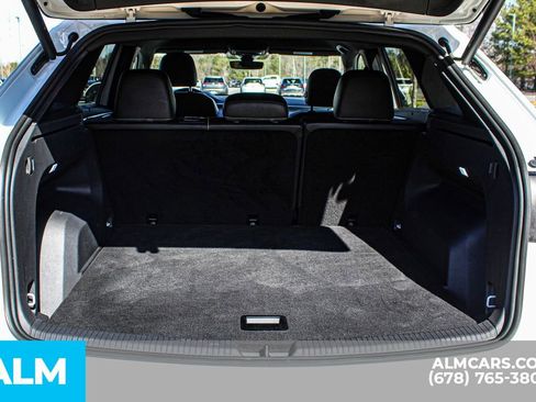 Used 2024 Volkswagen Atlas Cross Sport SE image 19