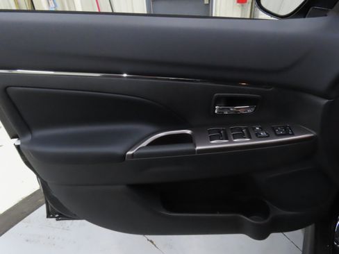 New 2025 Mitsubishi Outlander Sport SE image 9