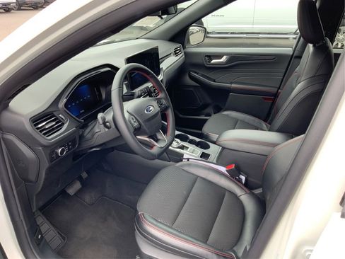 Used 2025 Ford Escape ST-Line w/ Tech Pack #1 image 9