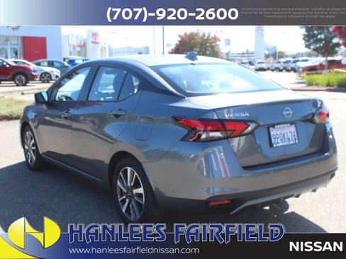 Used 2025 Nissan Versa SV FWD image 9