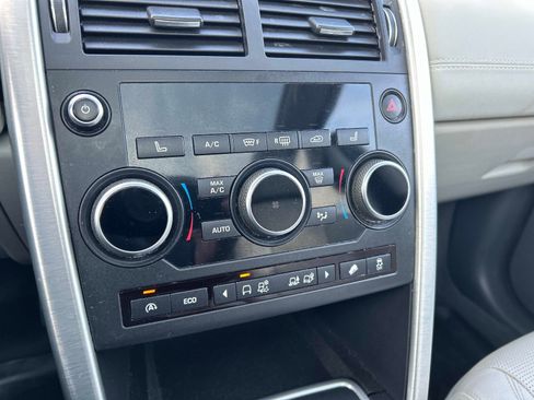 Used 2016 Land Rover Discovery Sport HSE image 29